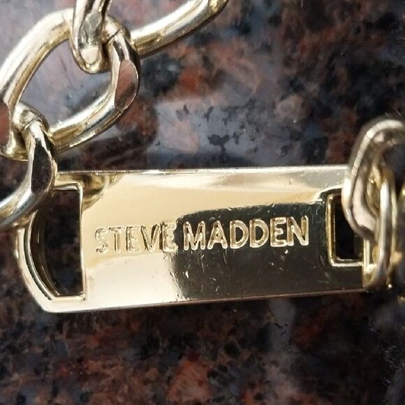 Steve Madden Black Textured Shoulder Bag with Gold Accents...New...but No Tags. - Picture 4 of 11